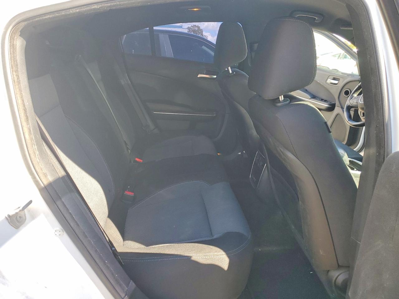 2016 DODGE CHARGER SE photo 10