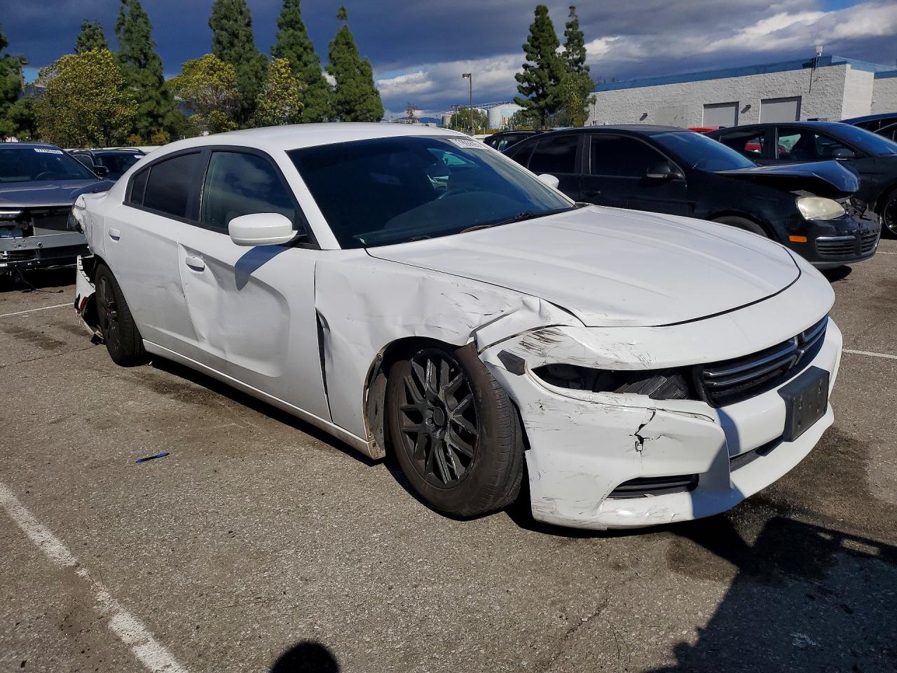 2016 DODGE CHARGER SE photo 4