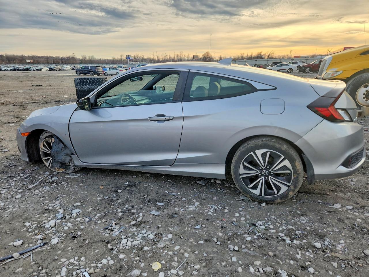 2016 HONDA CIVIC EX photo 3