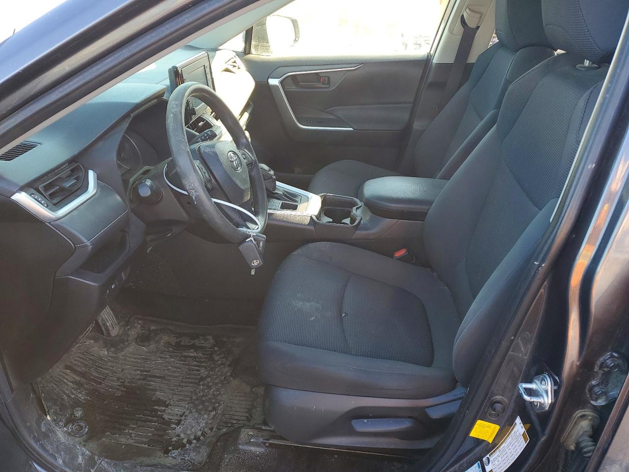 2019 TOYOTA RAV4 LE photo 19