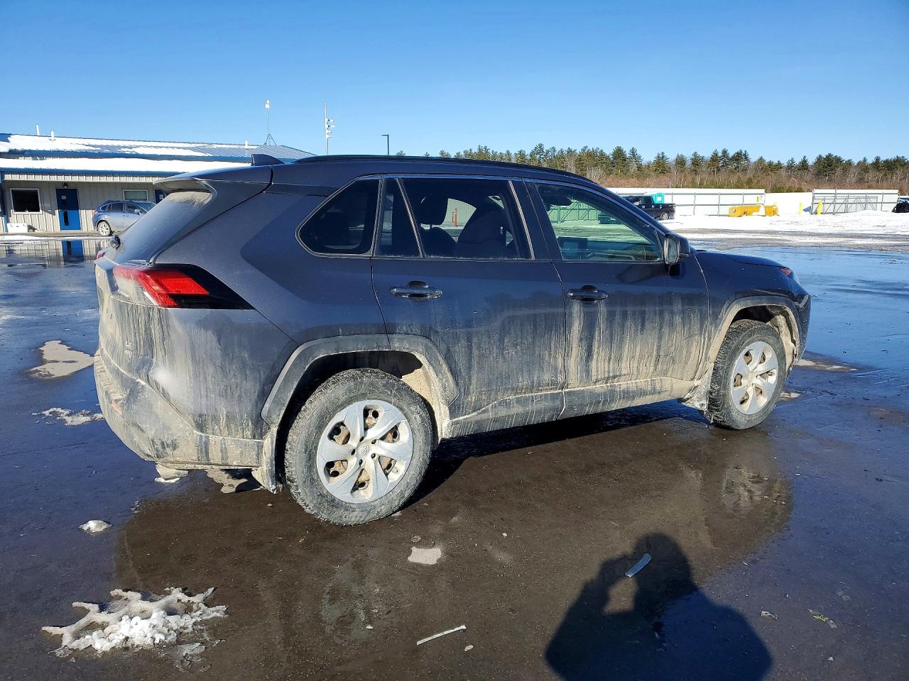 2019 TOYOTA RAV4 LE photo 7