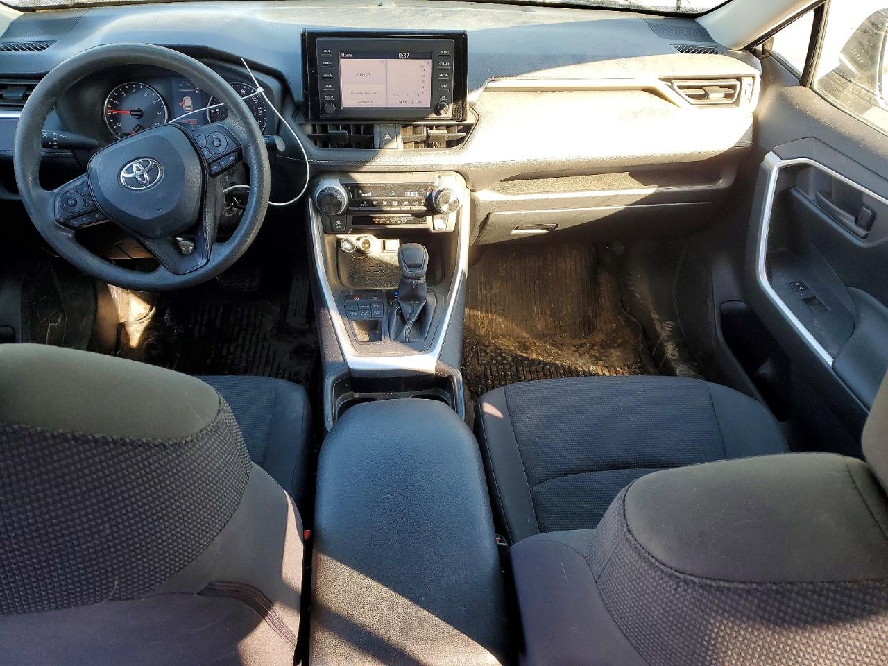 2019 TOYOTA RAV4 LE photo 22