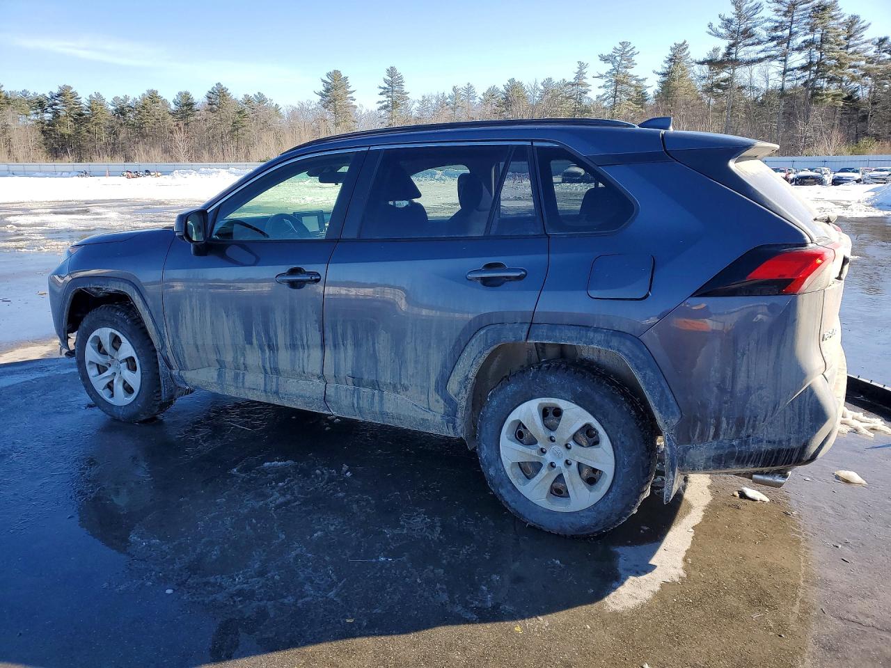 2019 TOYOTA RAV4 LE photo 4
