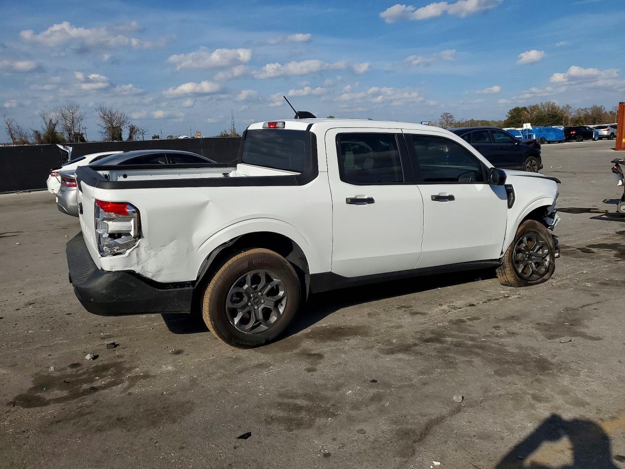2025 FORD MAVERICK XLT photo 3