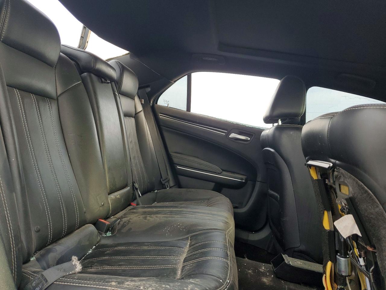 2018 CHRYSLER 300 S photo 19