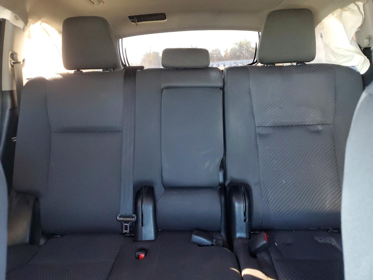 2019 TOYOTA HIGHLANDER LE photo 19