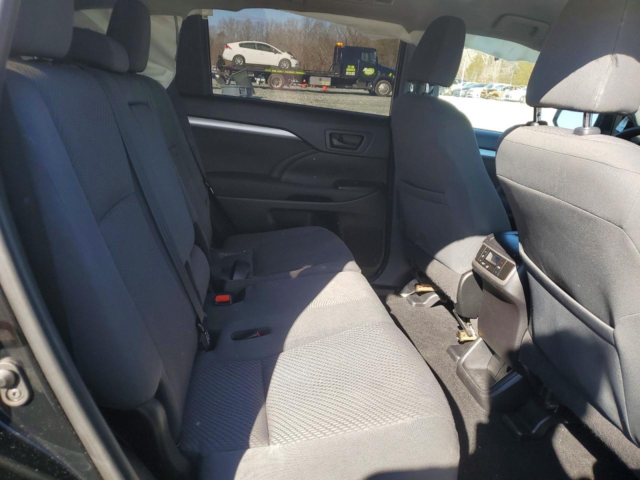 2019 TOYOTA HIGHLANDER LE photo 21