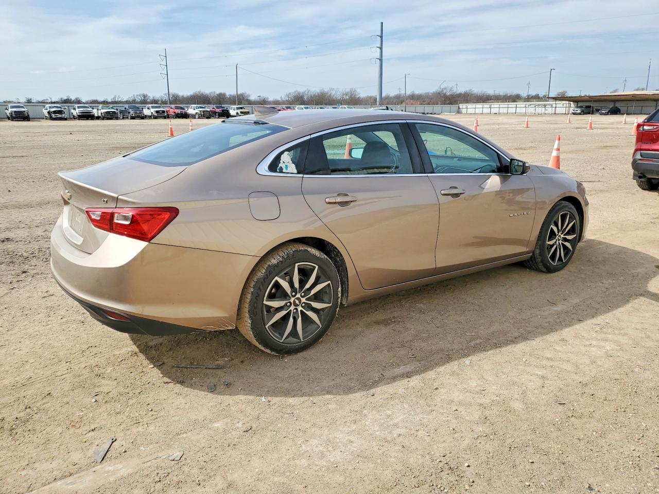 2018 CHEVROLET MALIBU LT photo 5