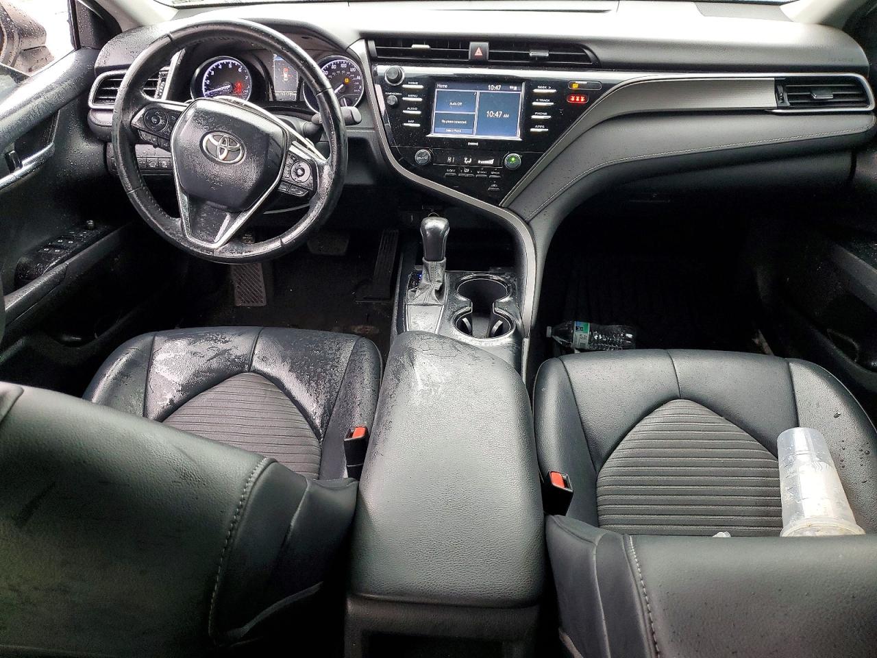 2020 TOYOTA CAMRY SE photo 8