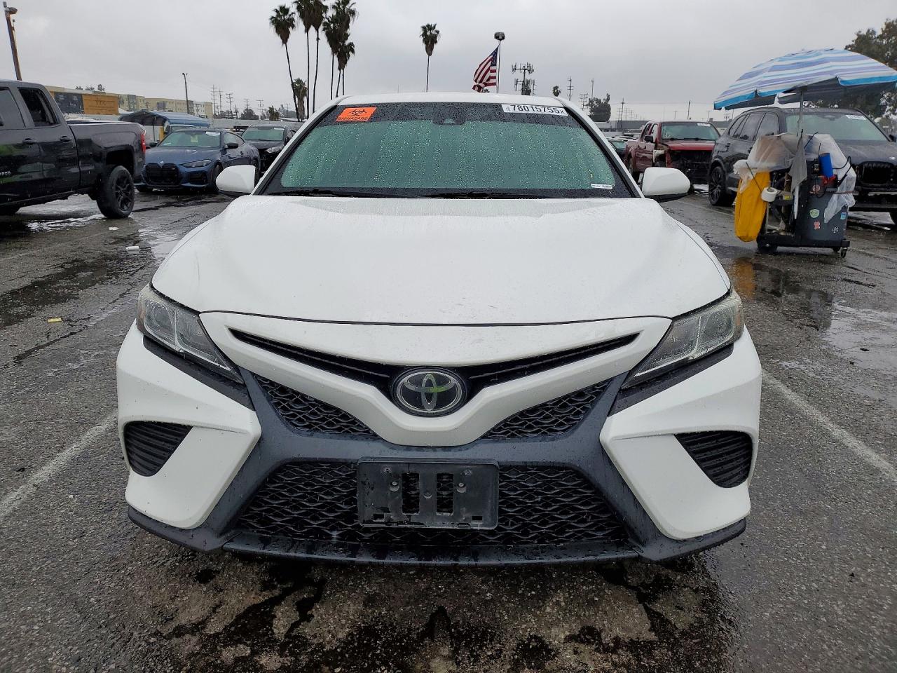 2020 TOYOTA CAMRY SE photo 5