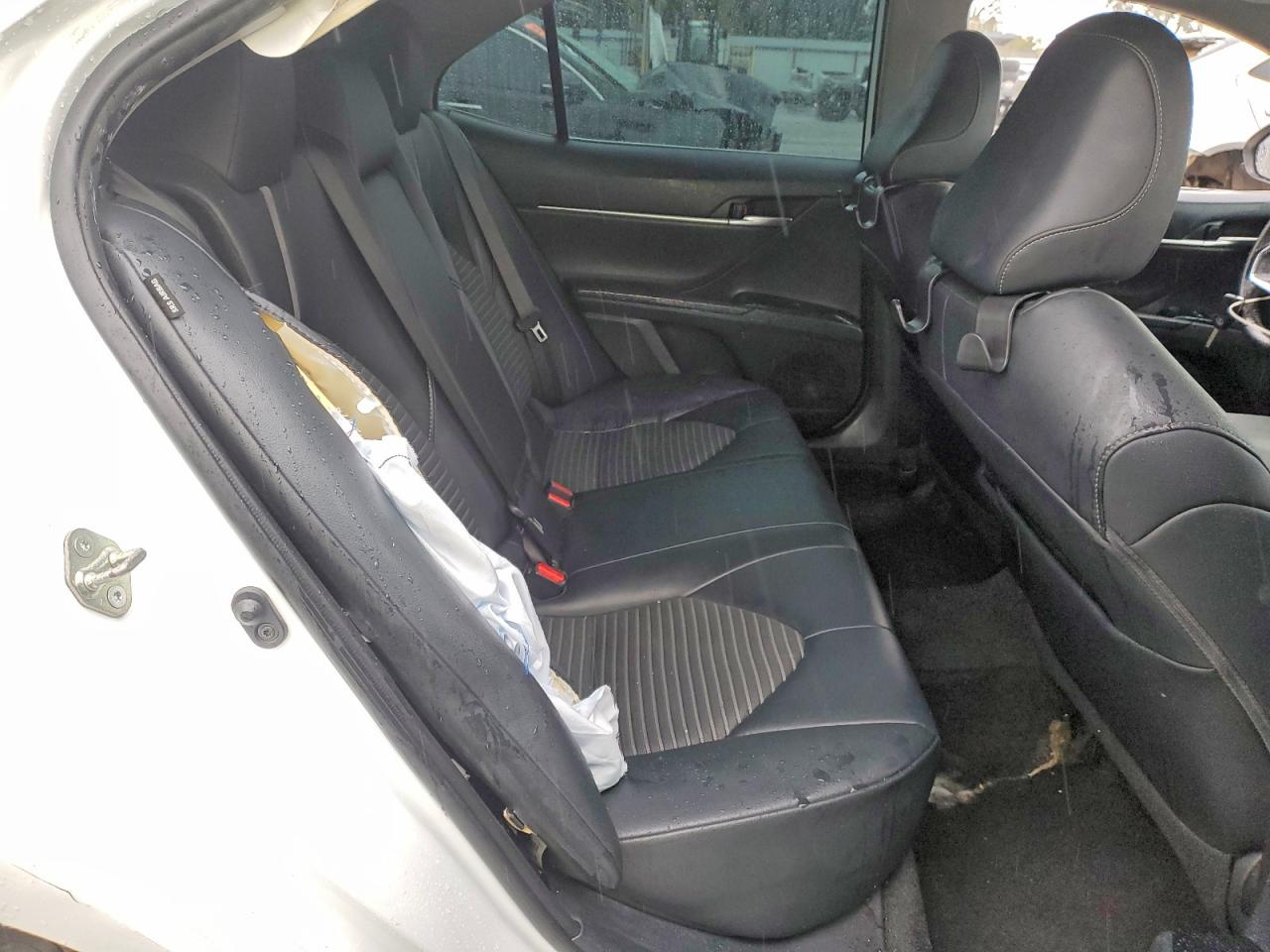 2020 TOYOTA CAMRY SE photo 10