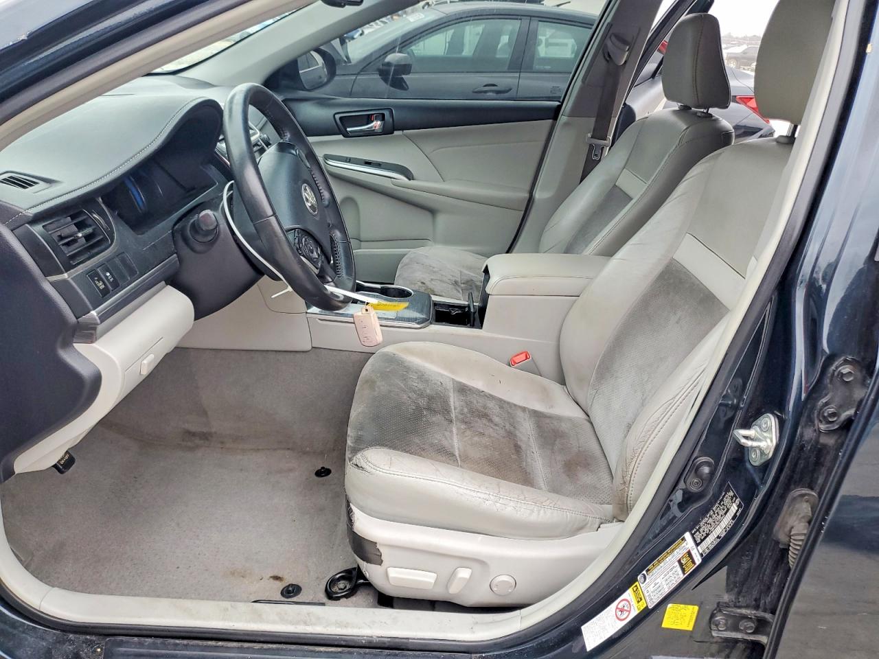 2014 TOYOTA CAMRY HYBRID photo 19