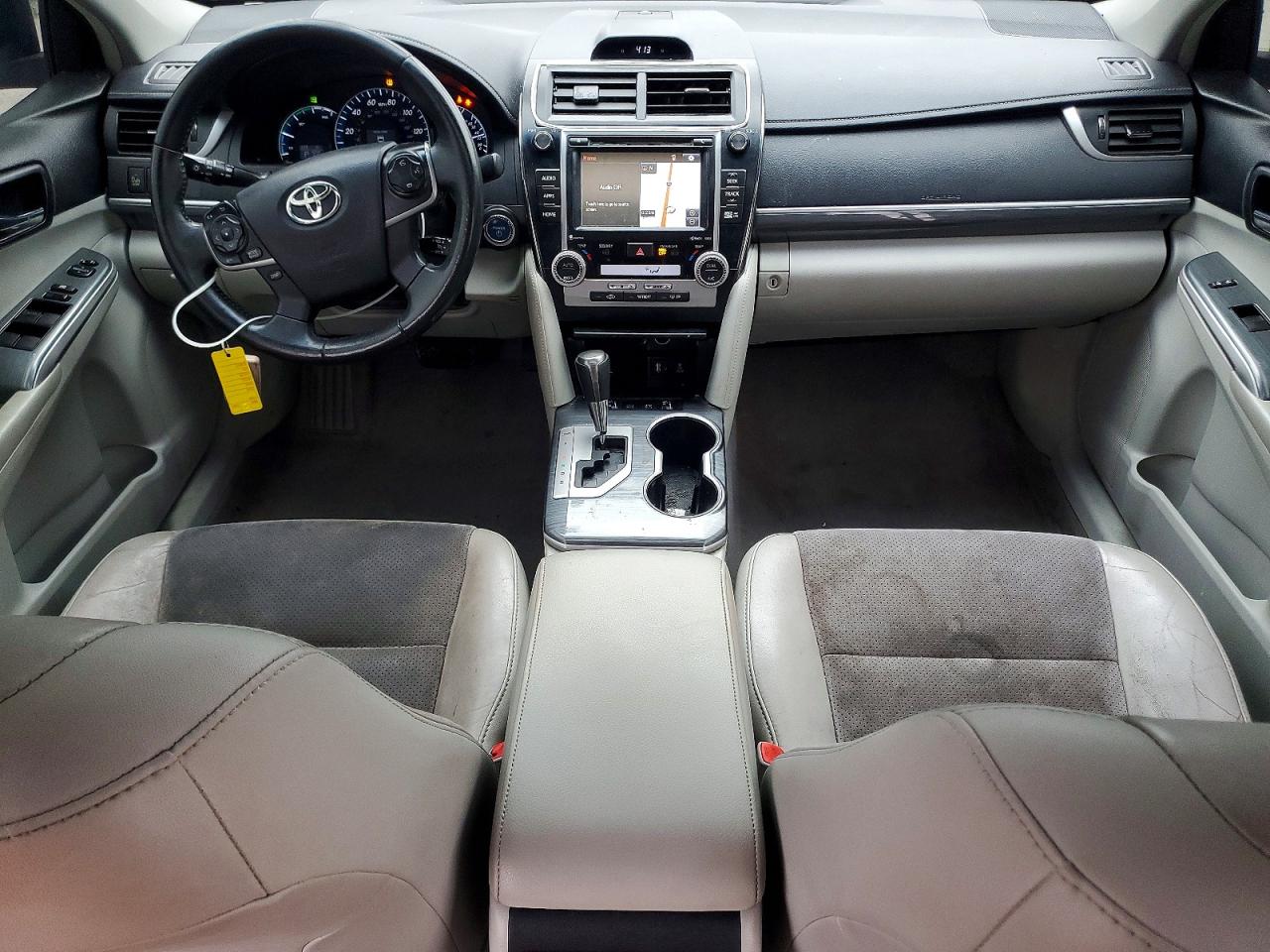 2014 TOYOTA CAMRY HYBRID photo 22