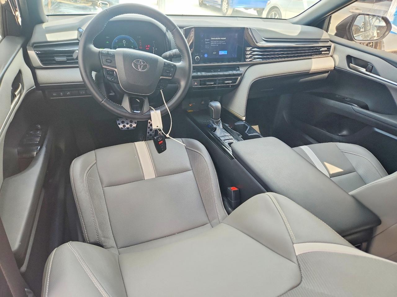 2025 TOYOTA CAMRY SE photo 8