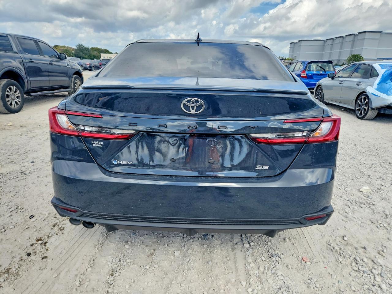 2025 TOYOTA CAMRY SE photo 6