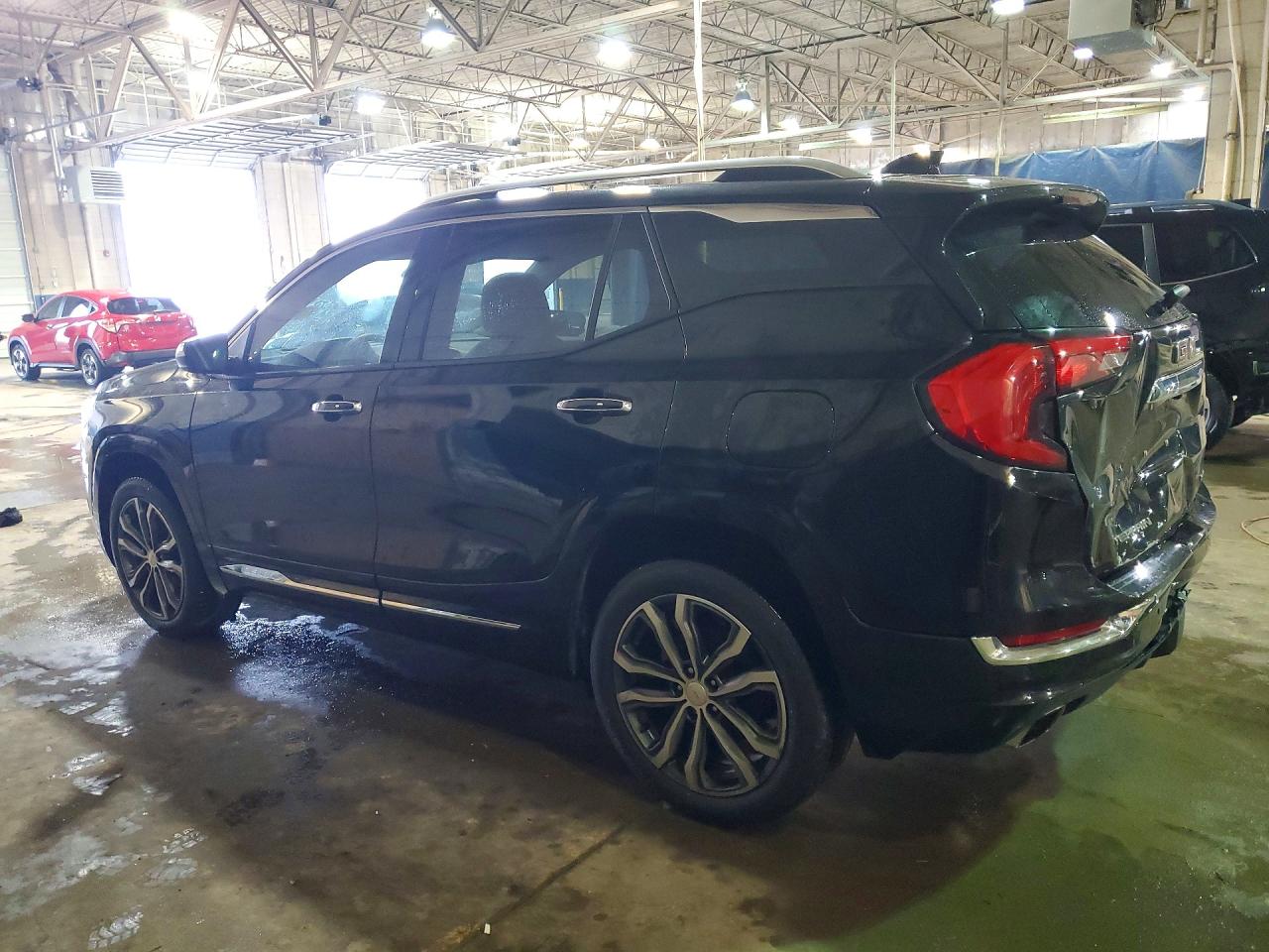 2018 GMC TERRAIN DENALI photo 2