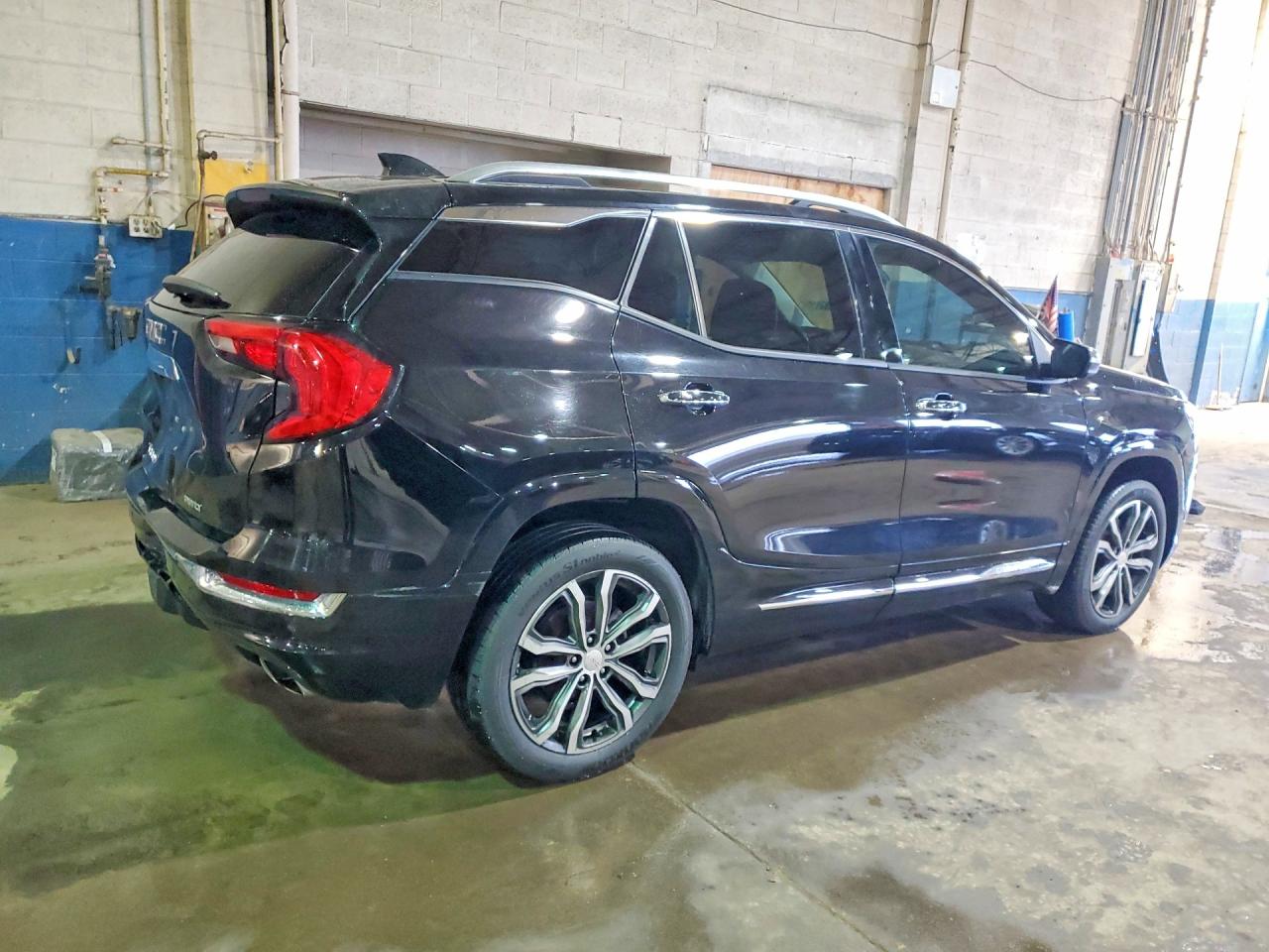 2018 GMC TERRAIN DENALI photo 3