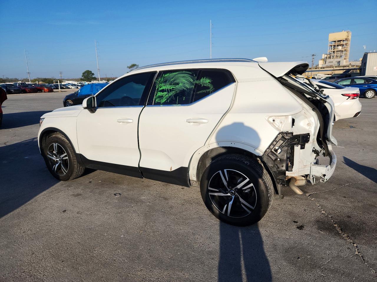 2024 VOLVO XC40 CORE photo 2