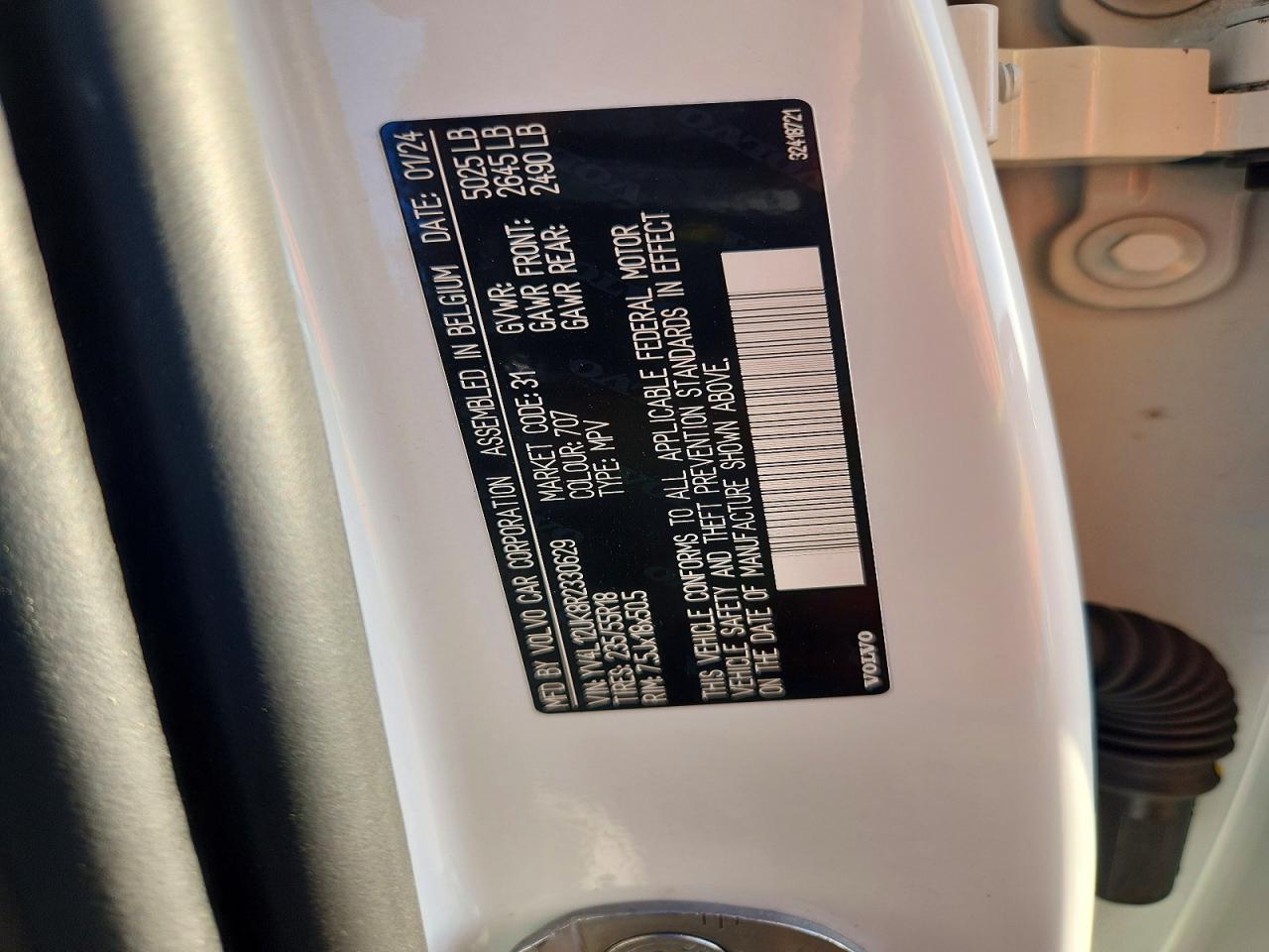 2024 VOLVO XC40 CORE photo 14