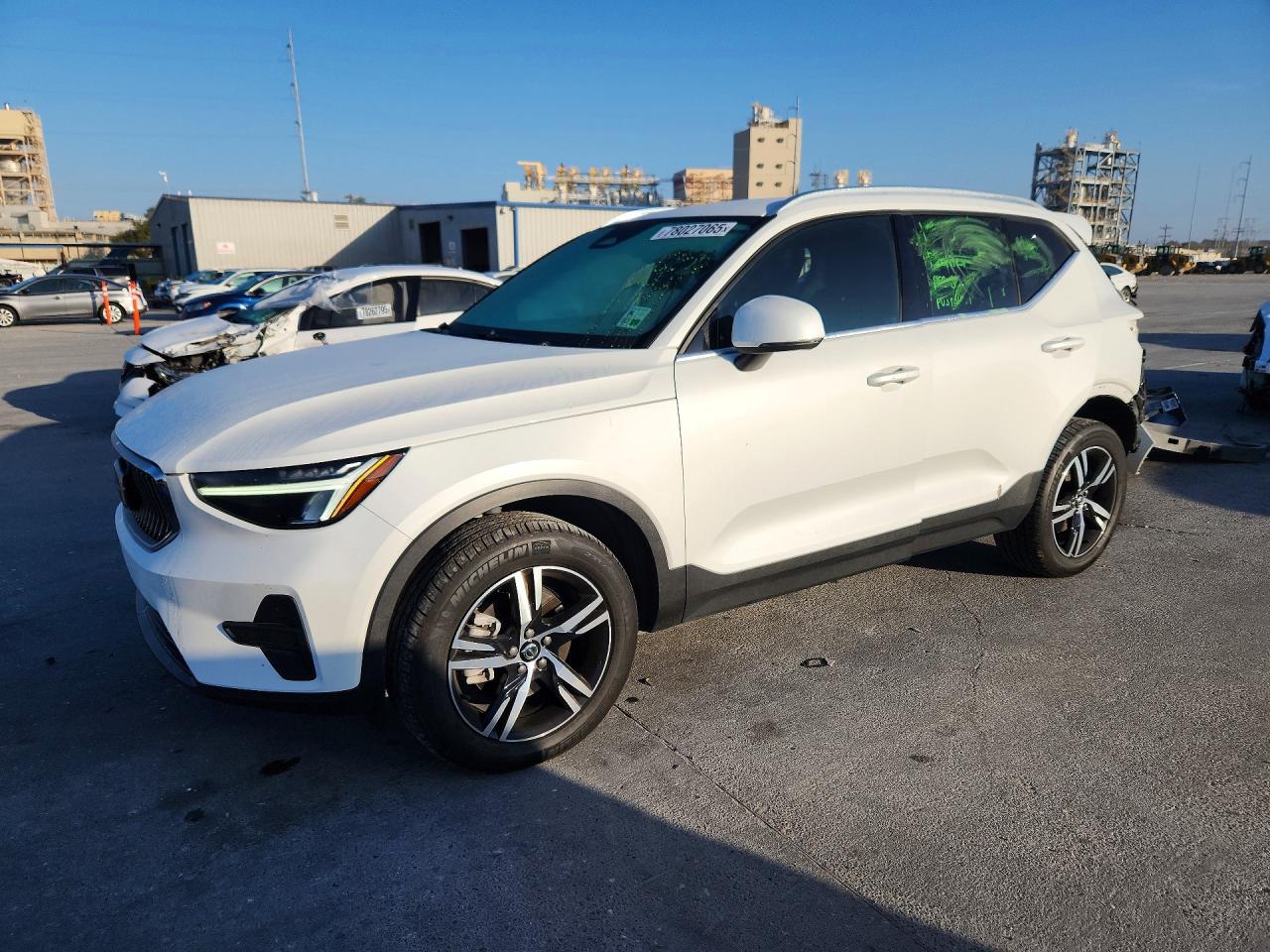 2024 VOLVO XC40