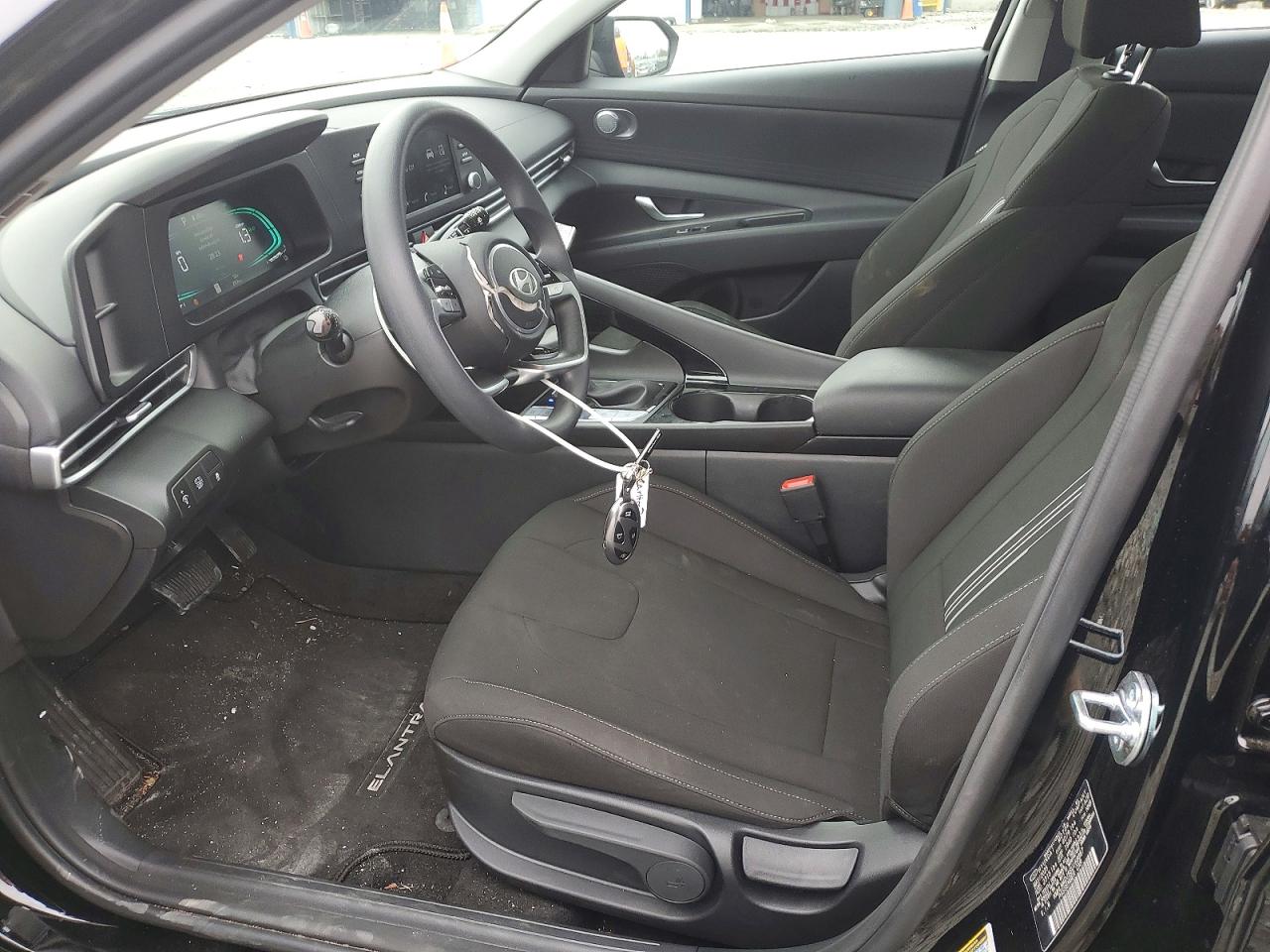 2025 HYUNDAI ELANTRA BLUE photo 13