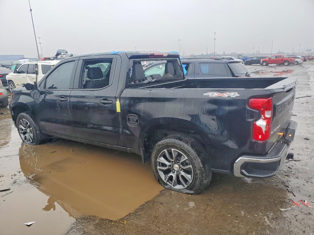 2024 CHEVROLET SILVERADO K1500 LT-L photo 3
