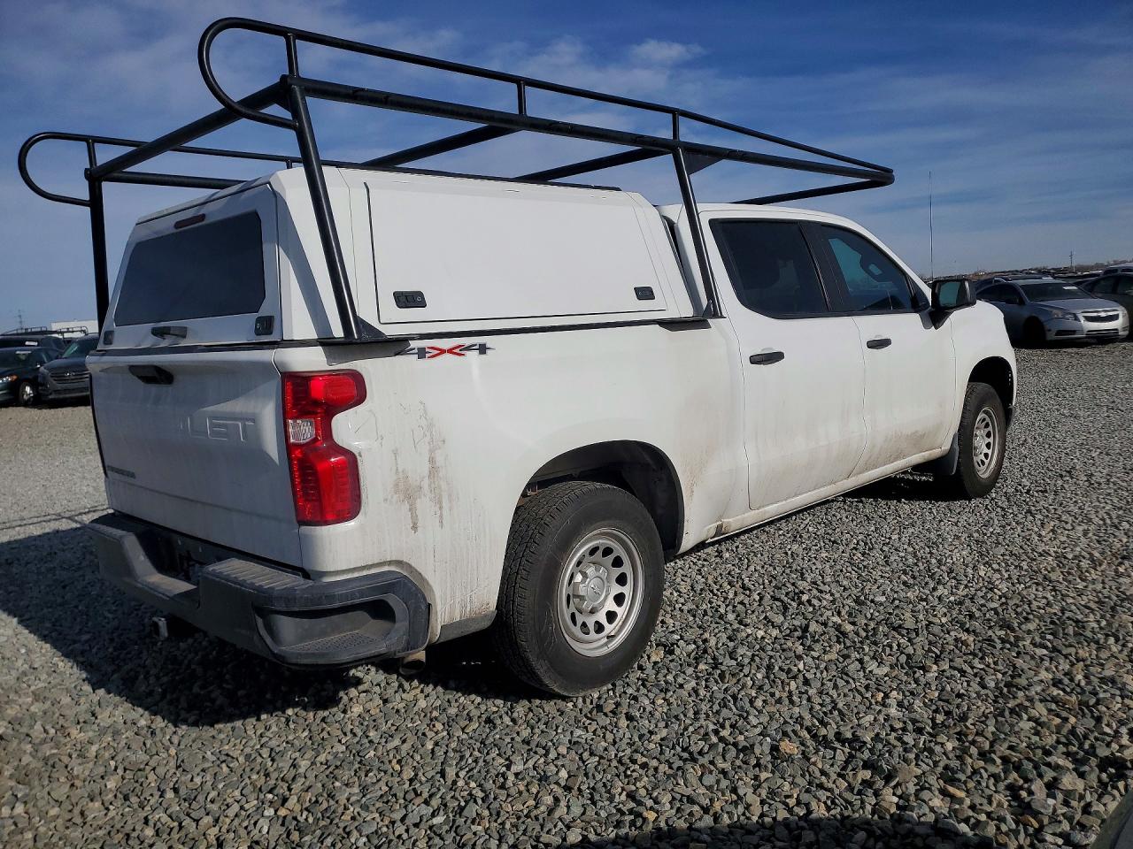 2024 CHEVROLET SILVERADO K1500 photo 3