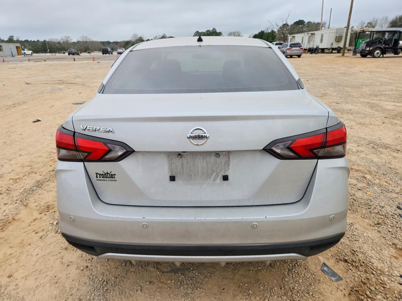 2020 NISSAN VERSA S photo 11