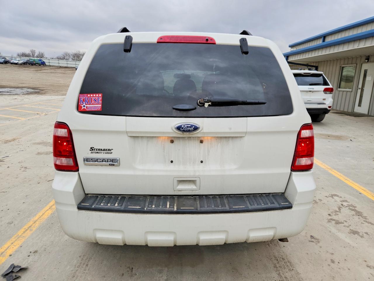 2011 FORD ESCAPE XLT photo 6