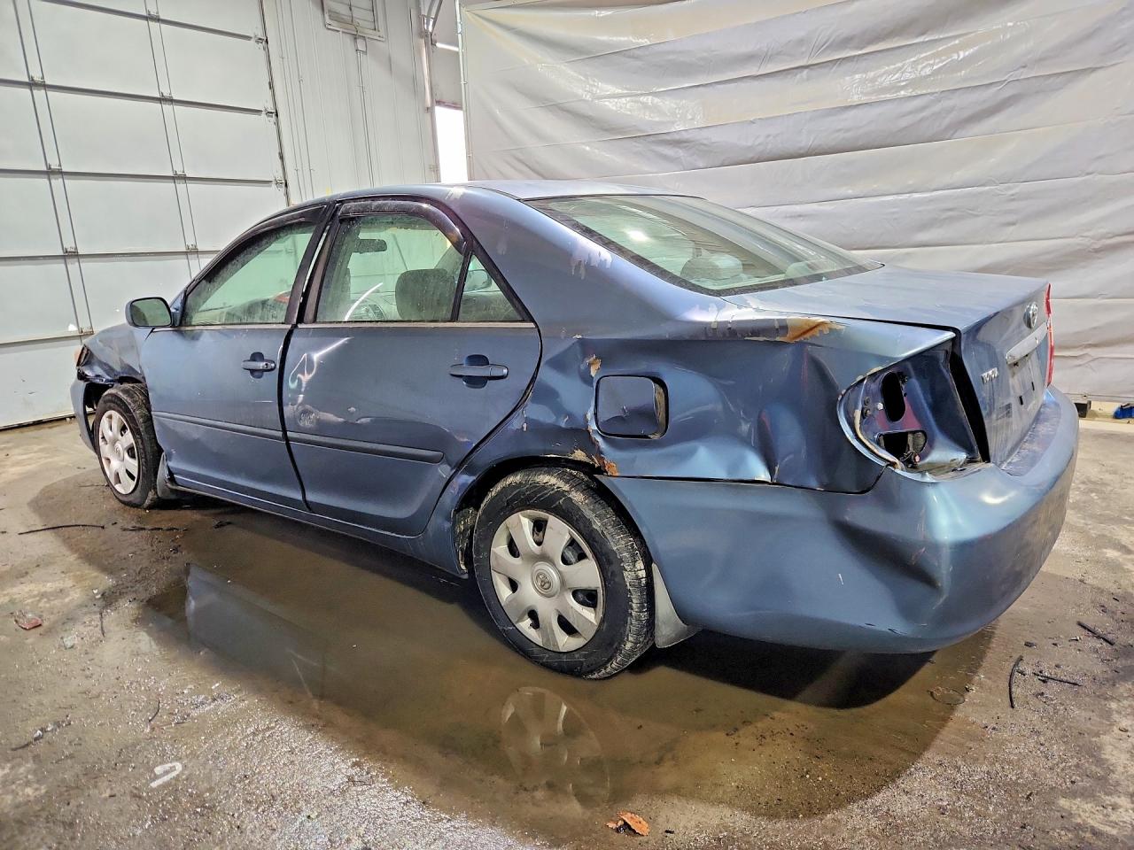 2002 TOYOTA CAMRY LE photo 3