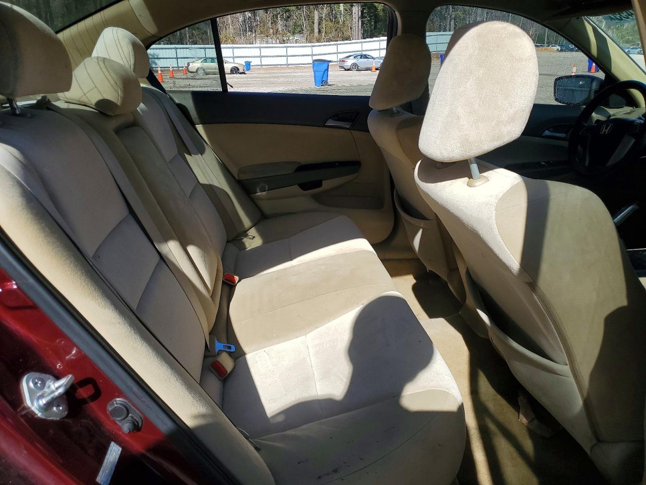2010 HONDA ACCORD LX photo 19