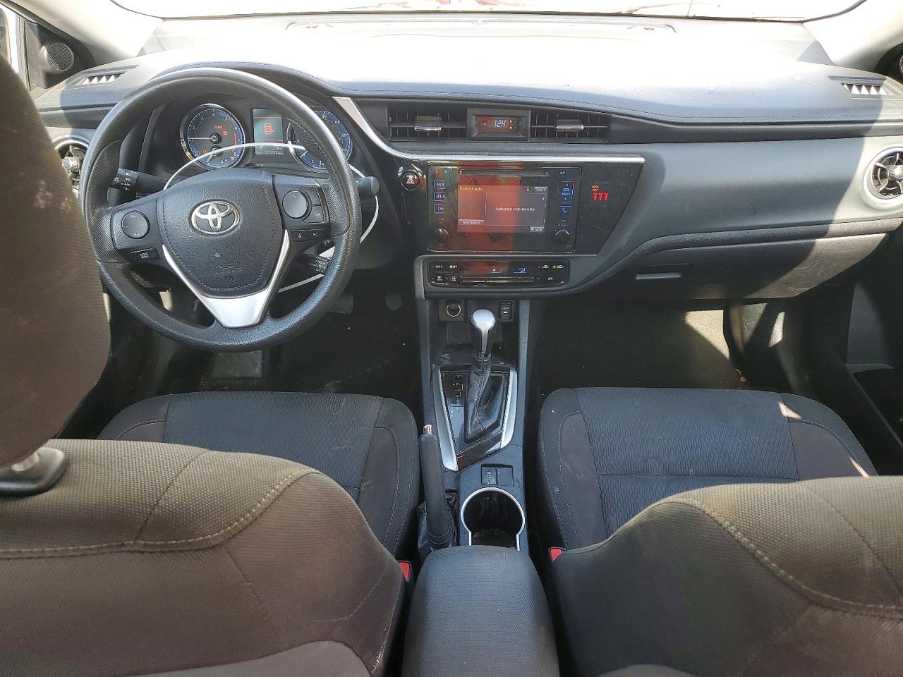 2018 TOYOTA COROLLA L photo 15