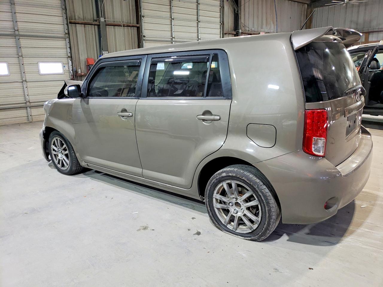 2011 TOYOTA SCION XB photo 3