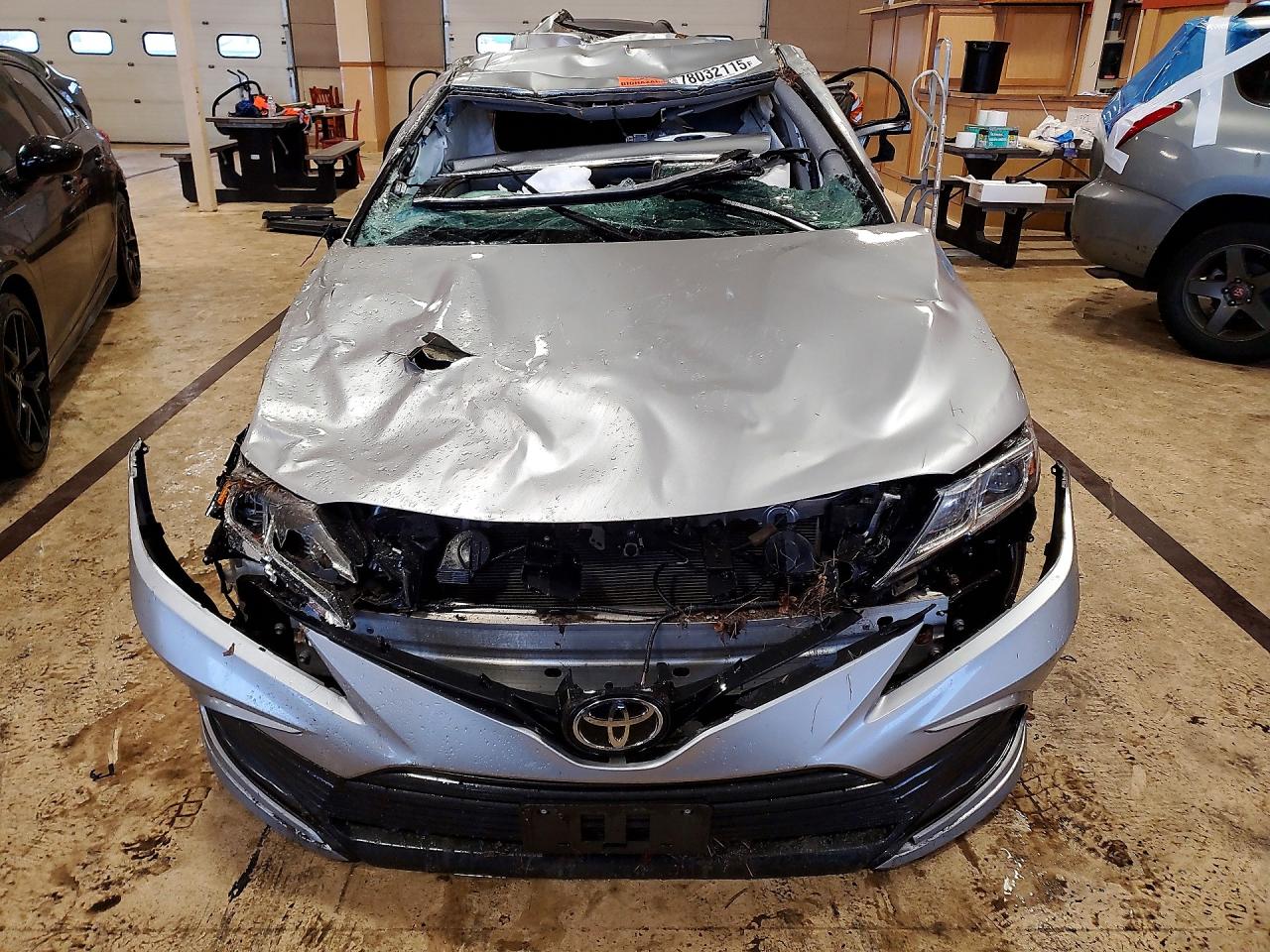 2022 TOYOTA CAMRY LE photo 5