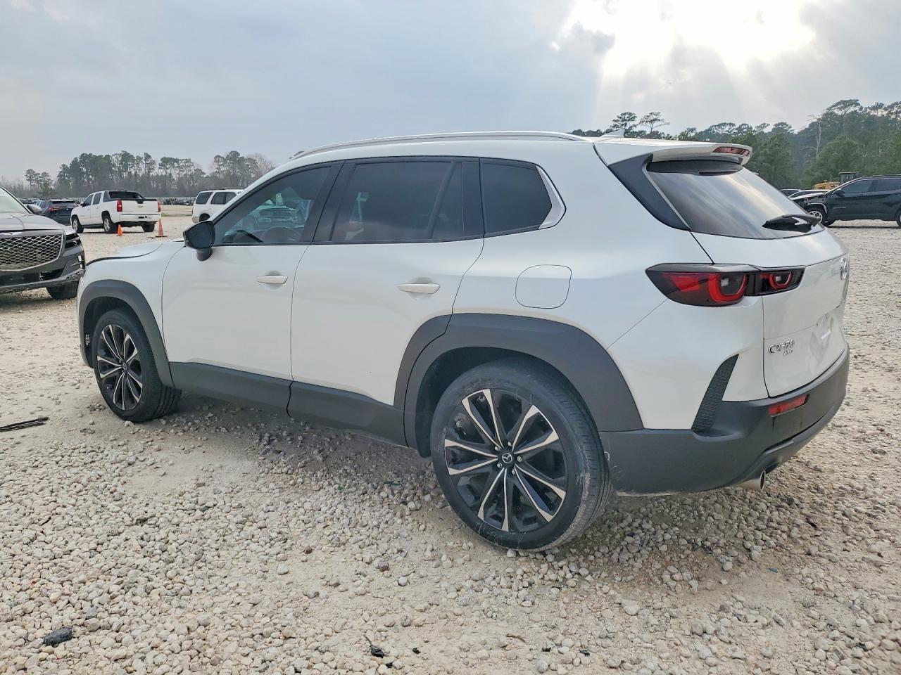 2025 MAZDA CX-50 photo 2