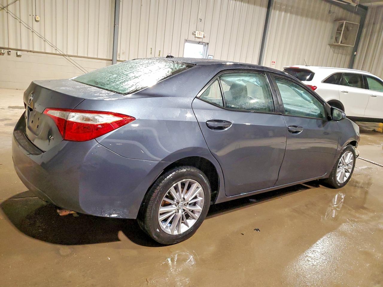 2014 TOYOTA COROLLA photo 5