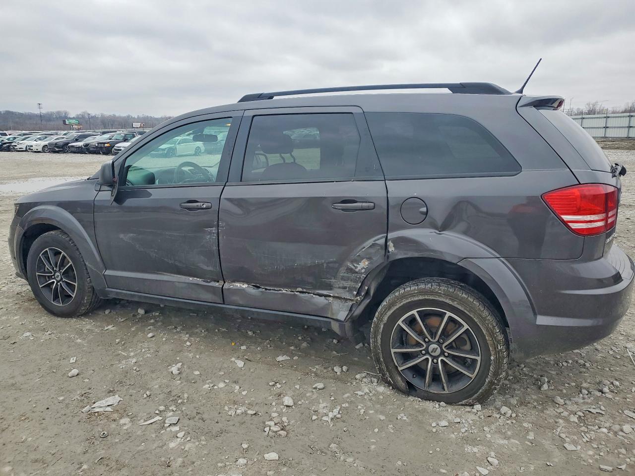 2018 DODGE JOURNEY SE photo 2