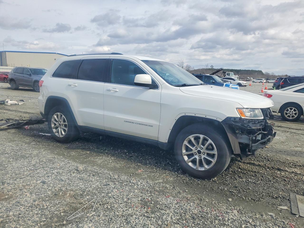 2015 JEEP GRAND CHEROKEE LAREDO photo 4