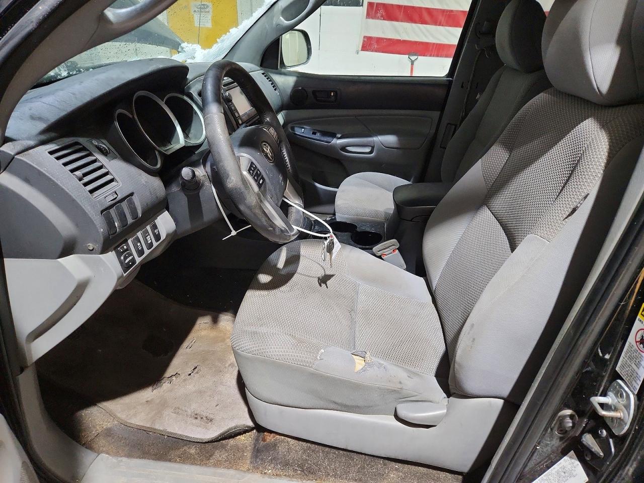 2013 TOYOTA TACOMA photo 7