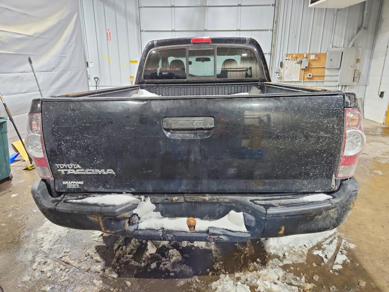 2013 TOYOTA TACOMA photo 6