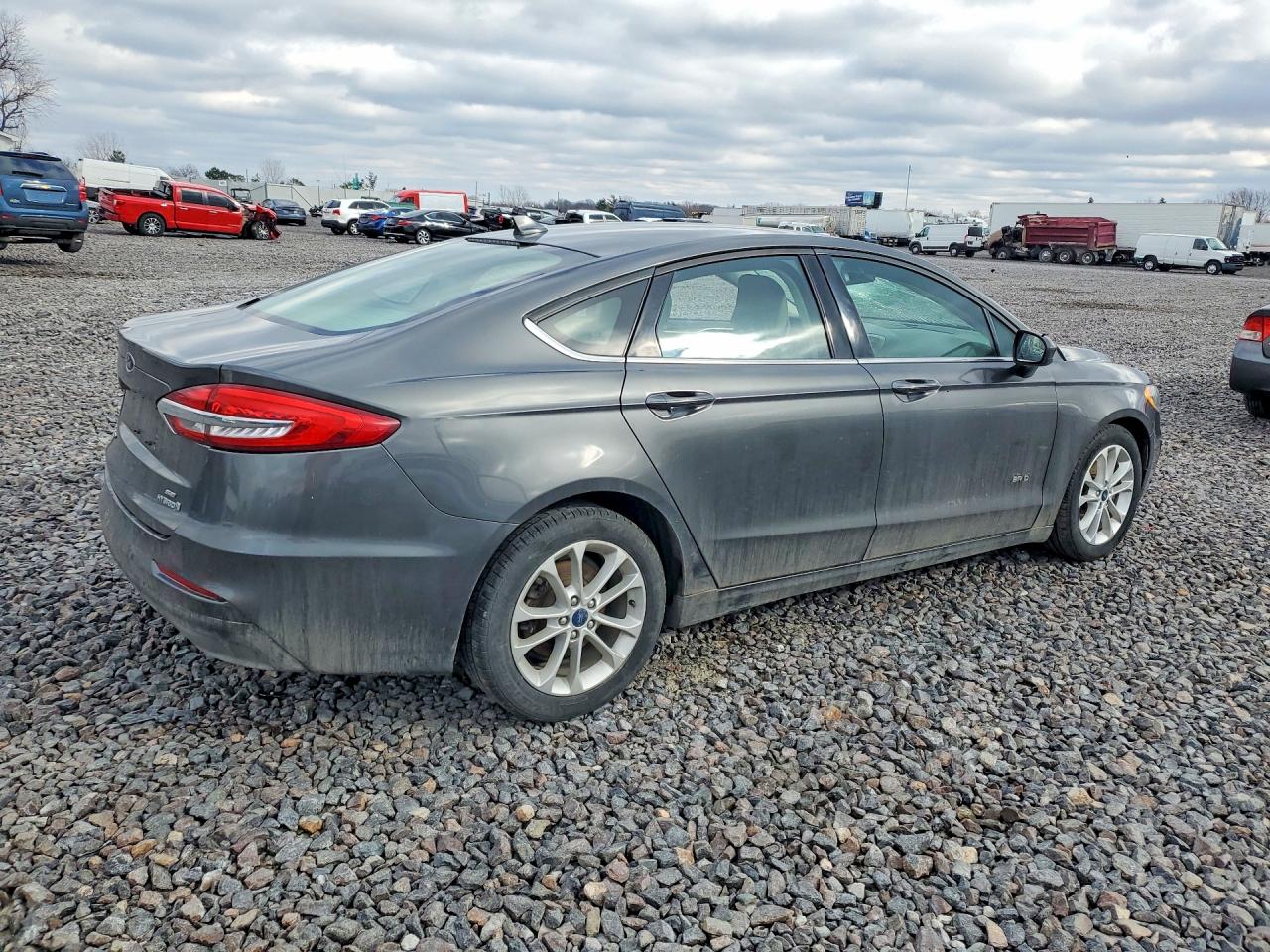 2019 FORD FUSION SE photo 5