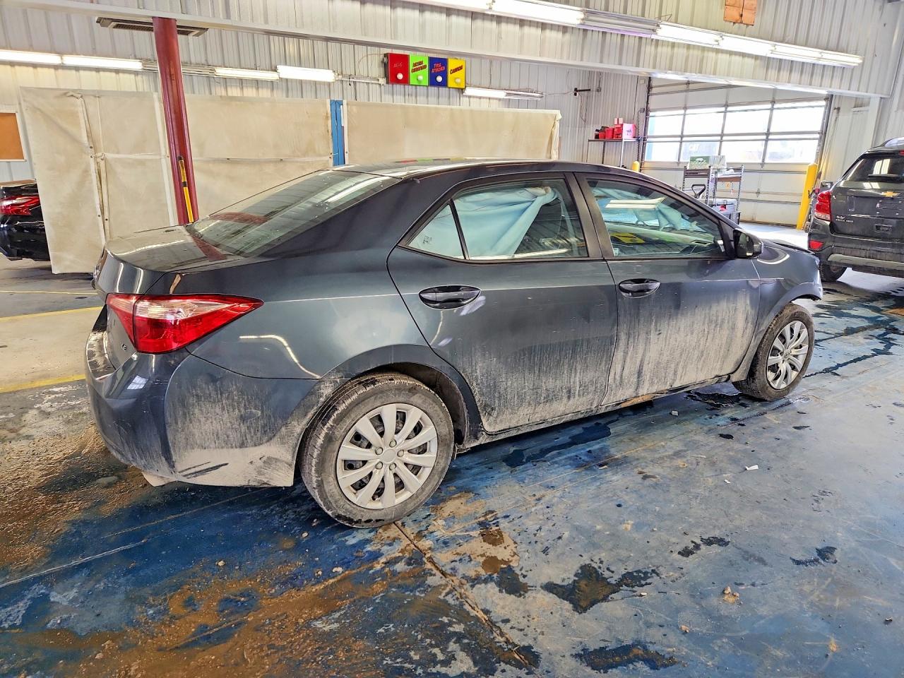 2017 TOYOTA COROLLA LE photo 5
