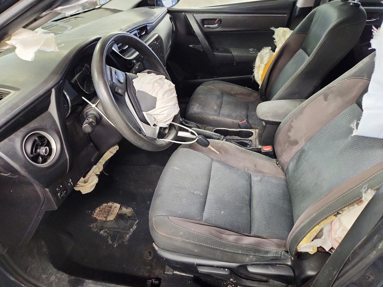 2017 TOYOTA COROLLA LE photo 13