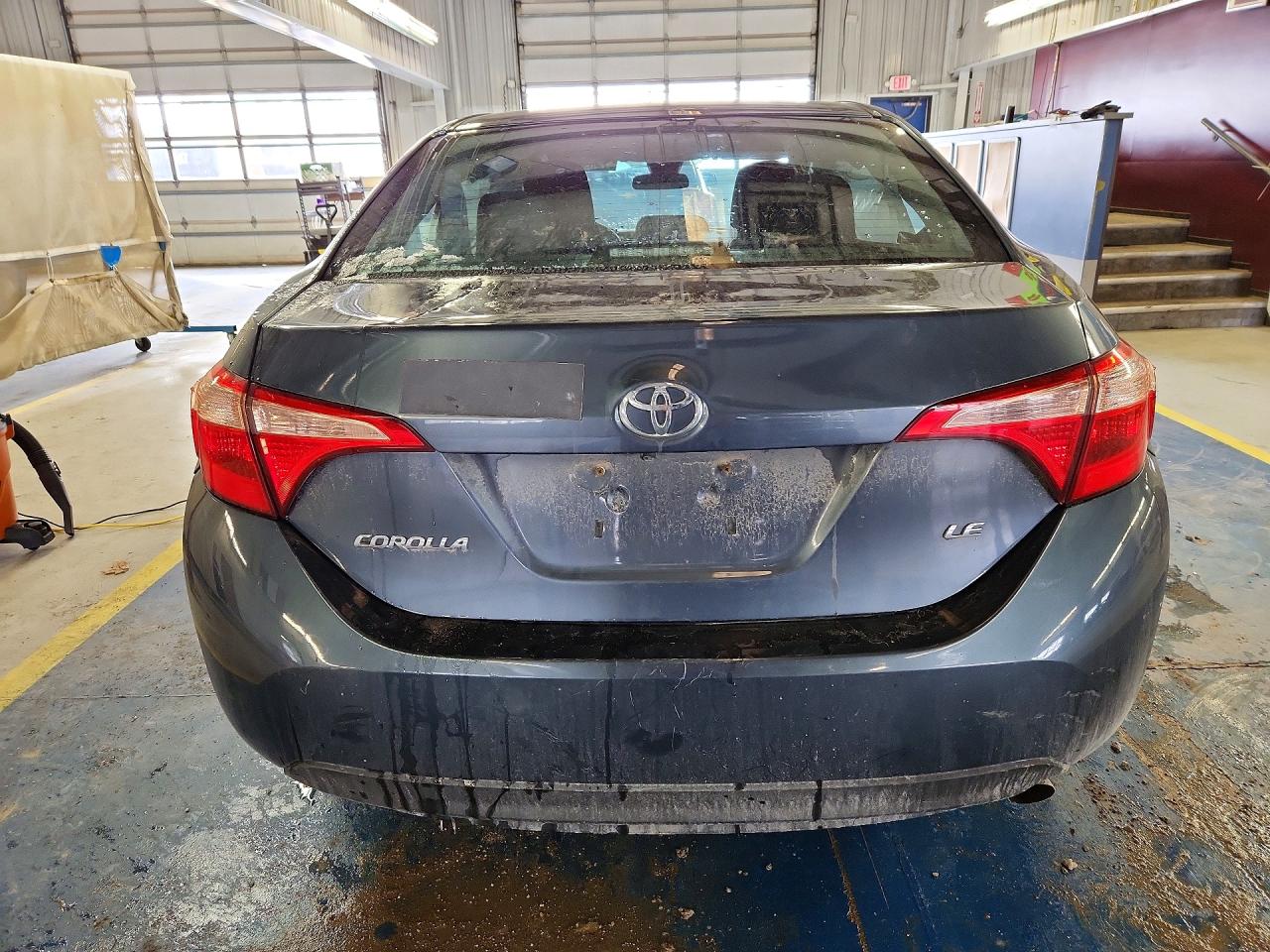 2017 TOYOTA COROLLA LE photo 11
