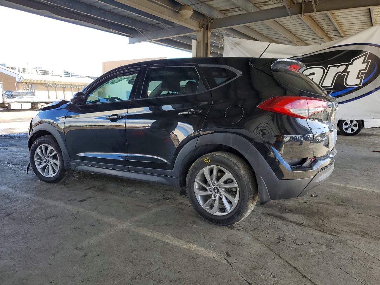 2018 HYUNDAI TUCSON SE photo 3