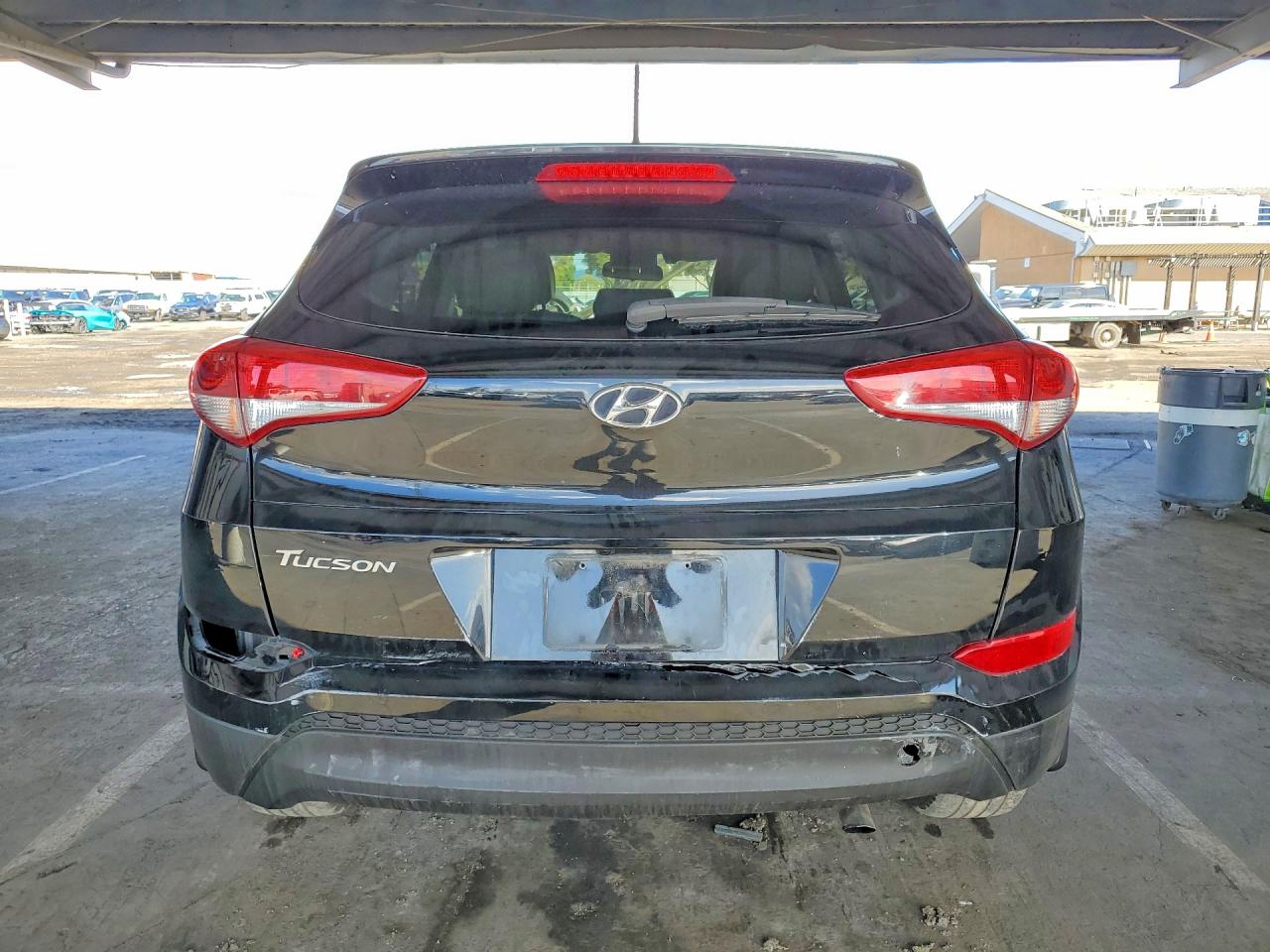 2018 HYUNDAI TUCSON SE photo 11