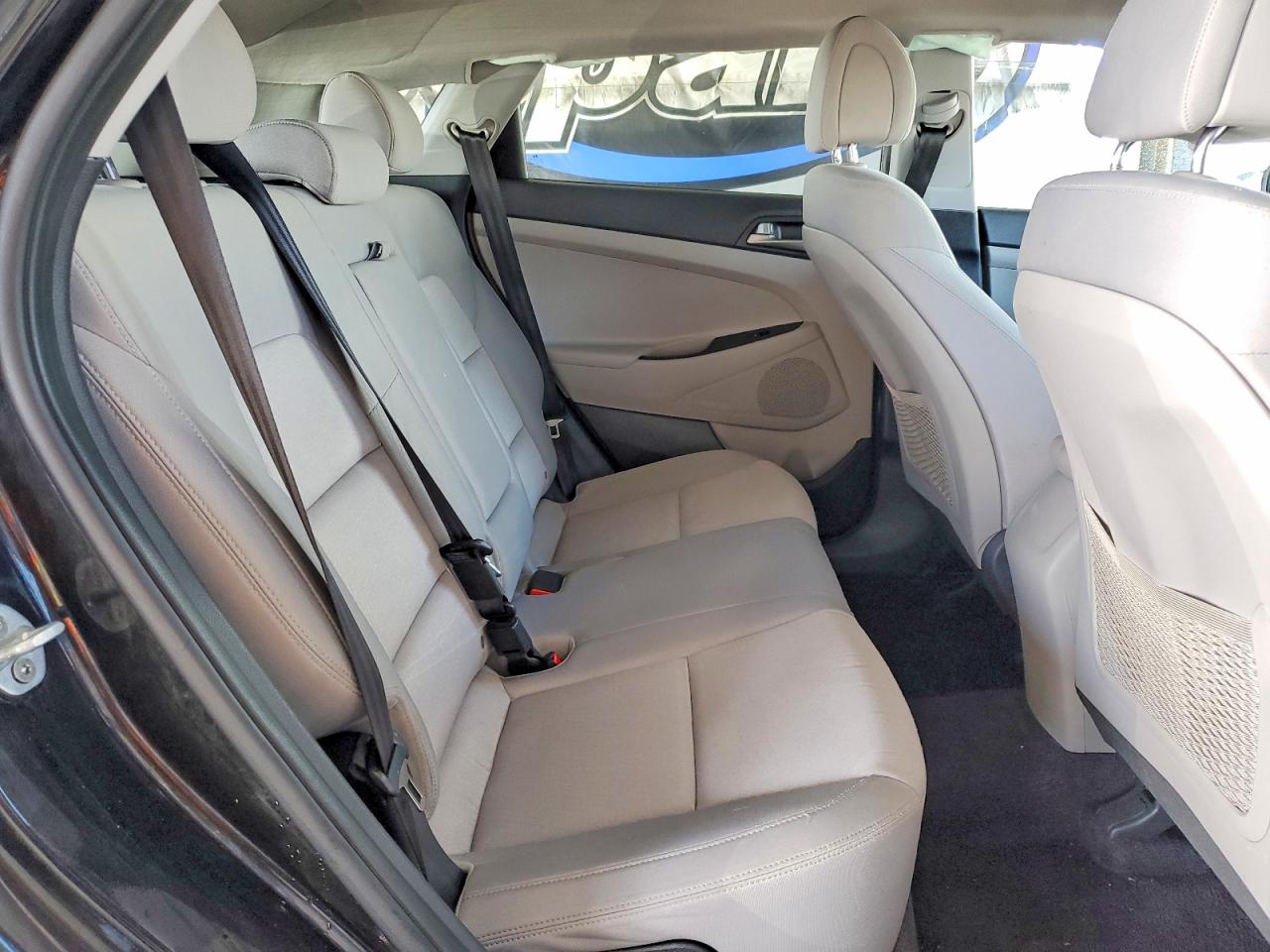 2018 HYUNDAI TUCSON SE photo 19