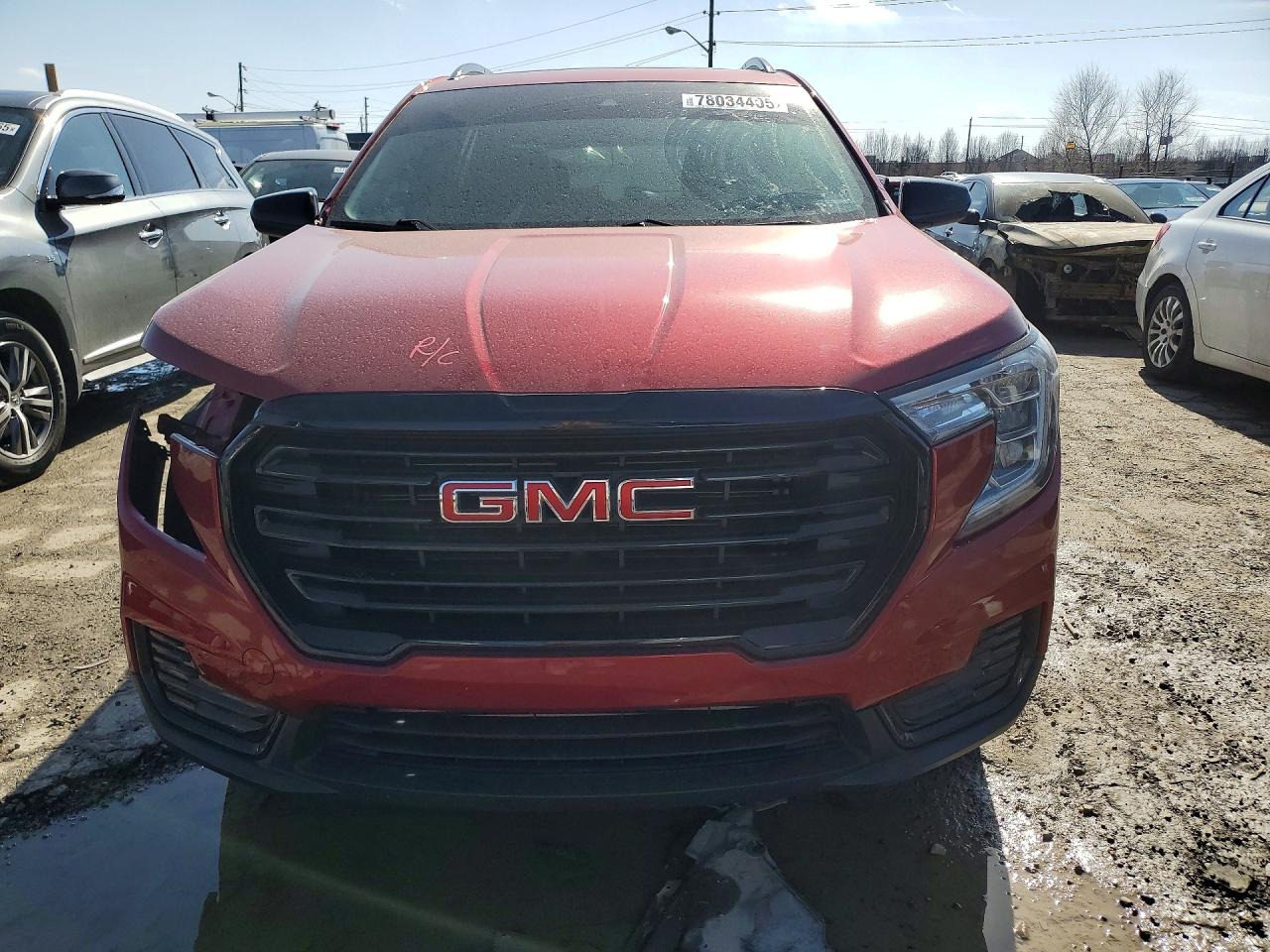 2024 GMC TERRAIN SLE photo 9