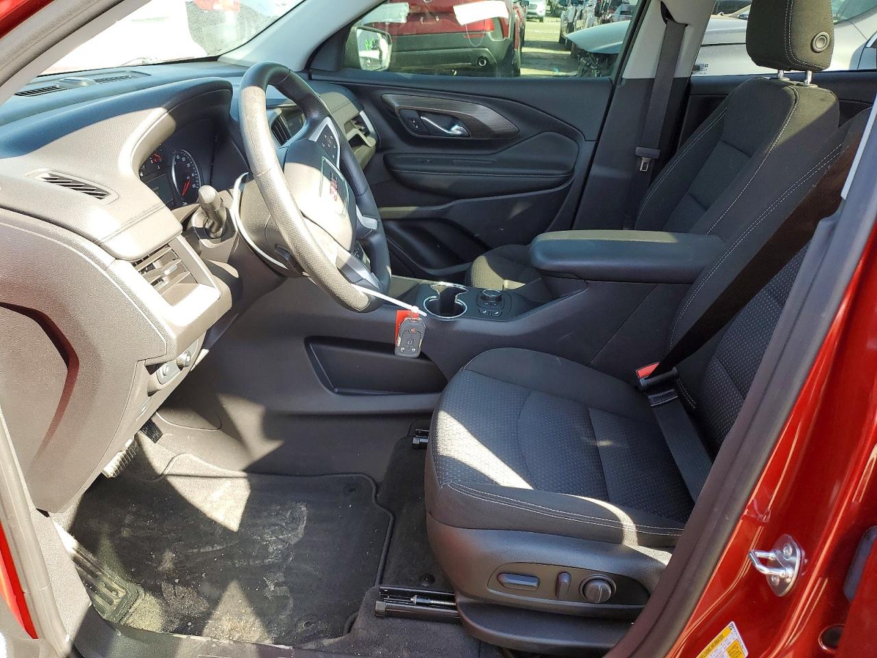 2024 GMC TERRAIN SLE photo 13