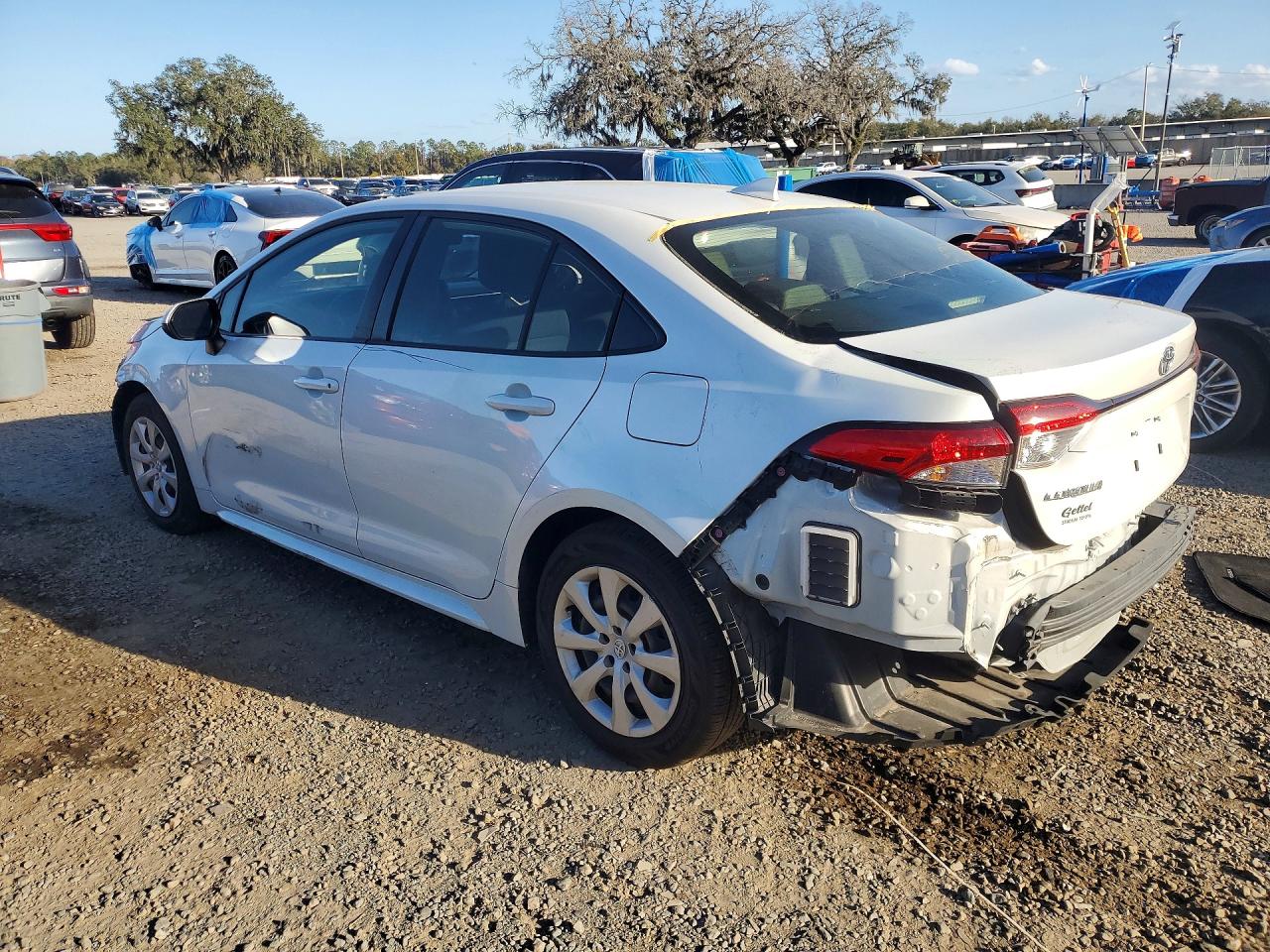 2022 TOYOTA COROLLA LE photo 4